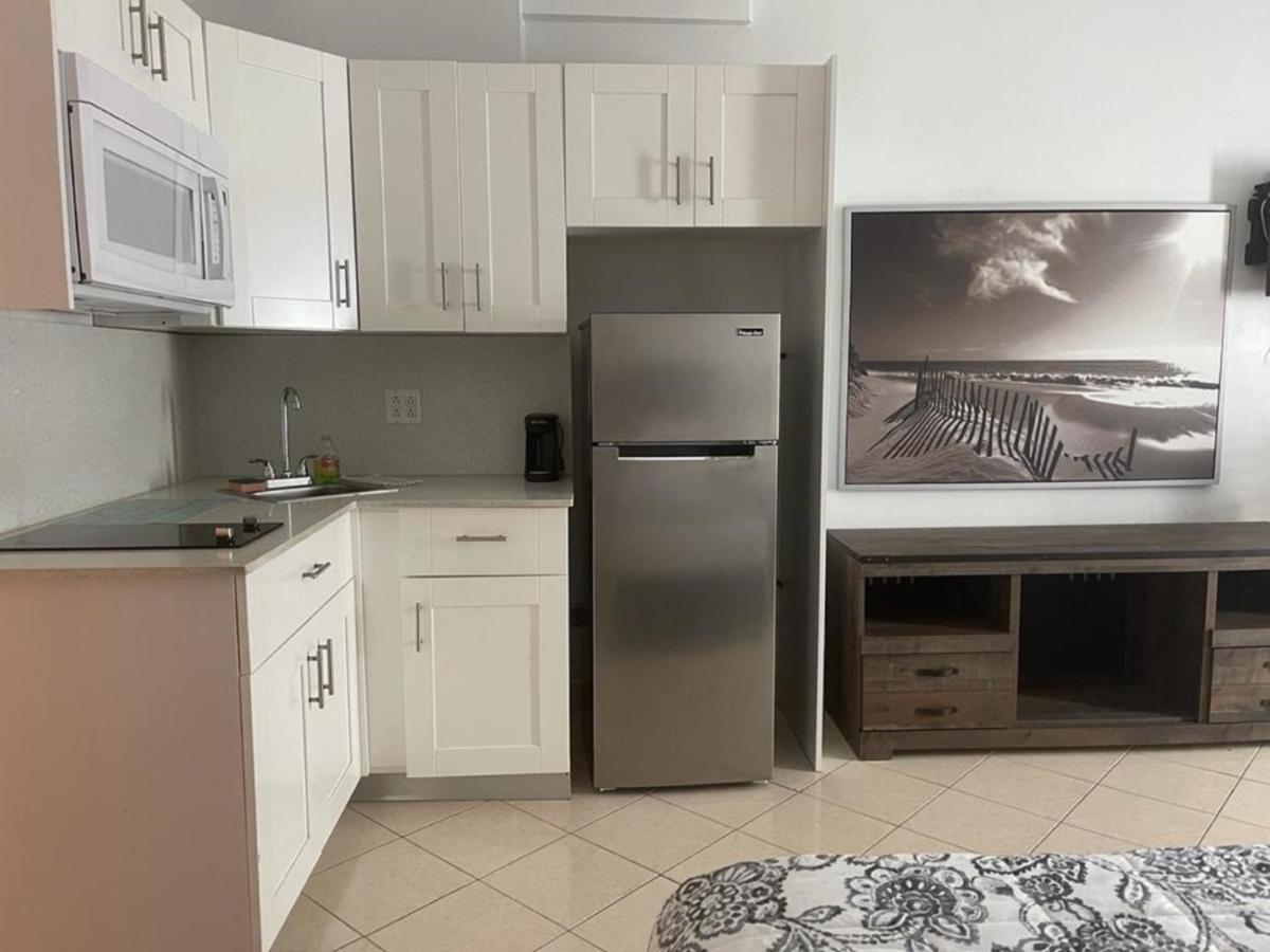 Beachfront Studios Casablanca Rentals Майами-Бич Экстерьер фото