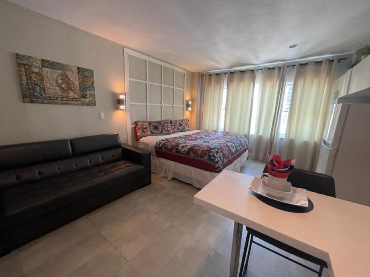 Beachfront Studios Casablanca Rentals Майами-Бич Экстерьер фото