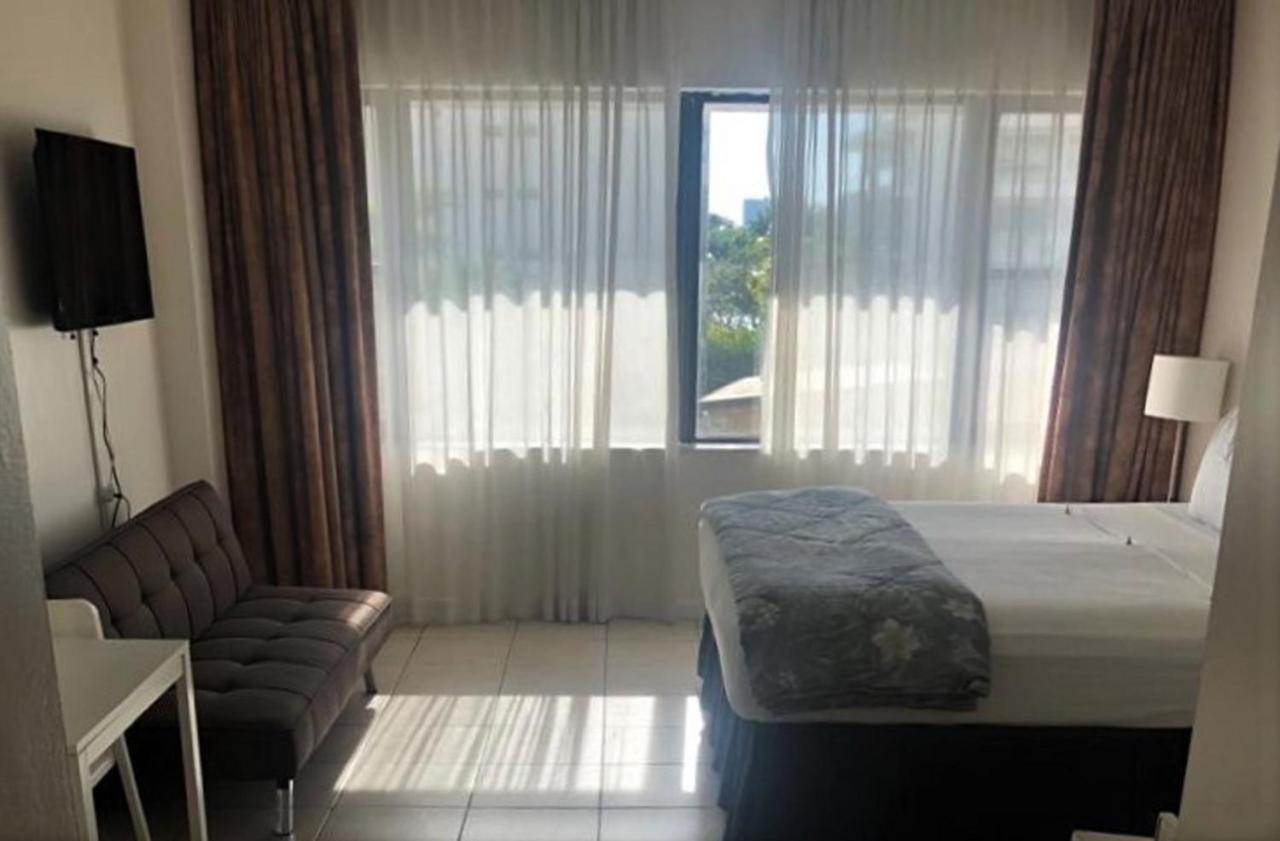 Beachfront Studios Casablanca Rentals Майами-Бич Экстерьер фото